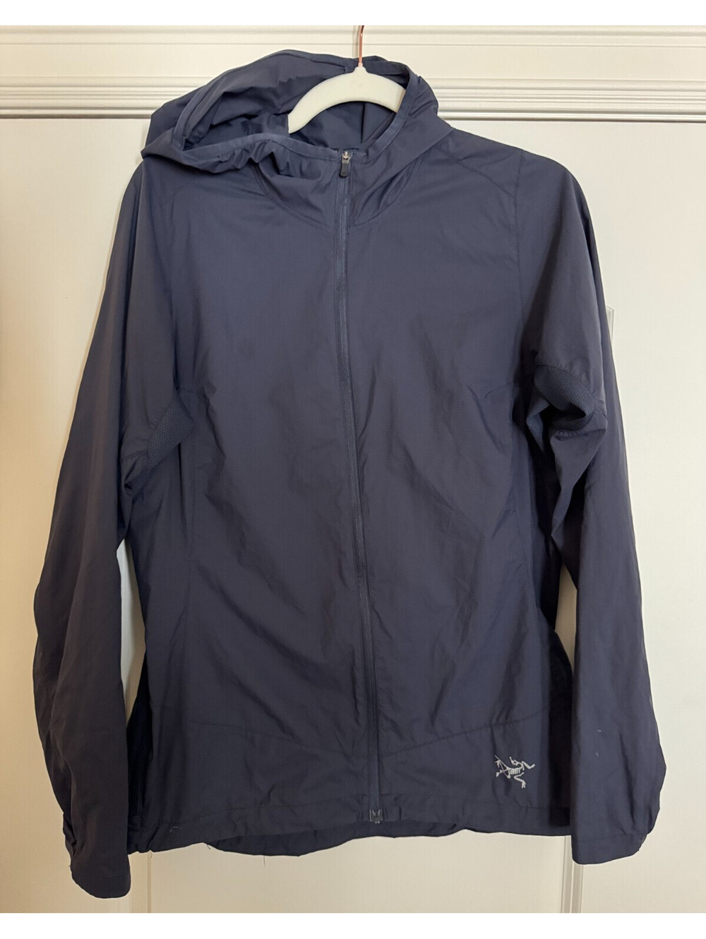 Women’s Arc’teryx Lightweight Hooded Windbreaker Jacket, Dark Blue, Size L